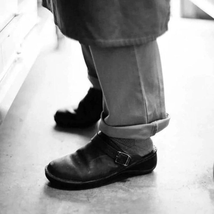 Comfortable Casual Clogs with Backstrap