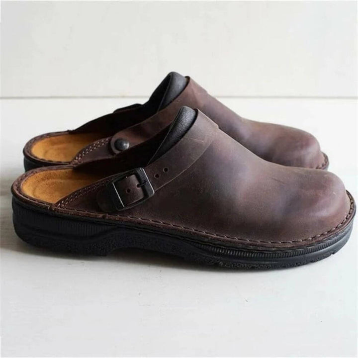Comfortable Casual Clogs with Backstrap