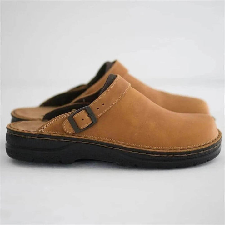 Comfortable Casual Clogs with Backstrap
