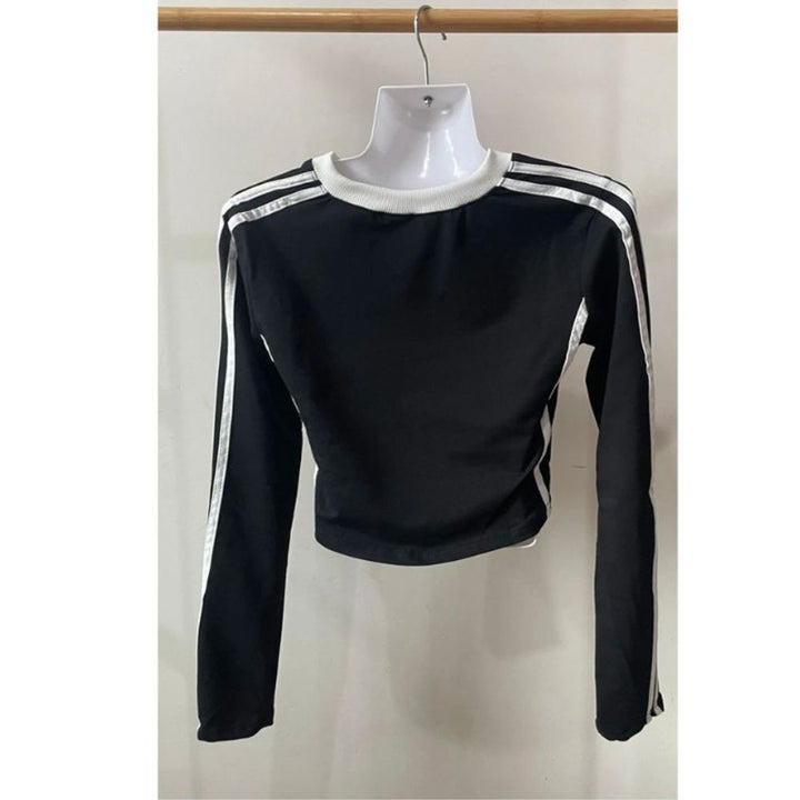 Lightweight V-Neck Shirt – Breathable Everyday Knit for Women